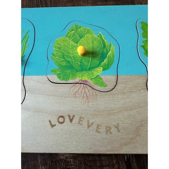 Lovevery Community Garden Vegetable Puzzle Adventurer play kit 16-18 months - Picture 2 of 5
